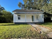 Building Photo - 4 Stewart Ave