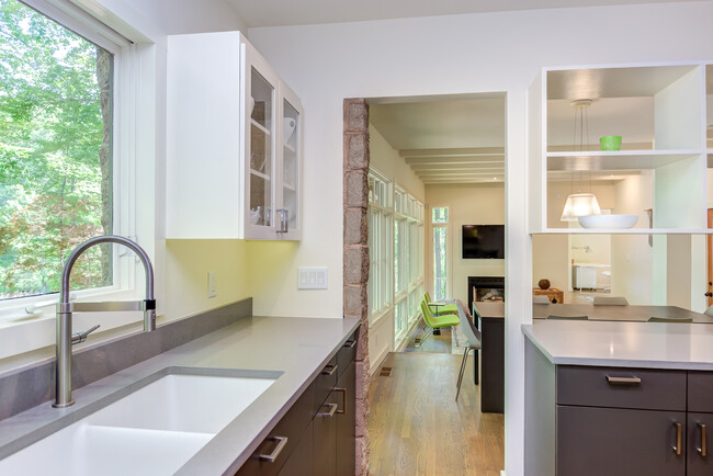 Building Photo - 4416 Arrowhead Trail