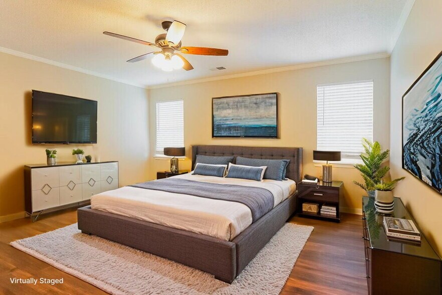 Building Photo - 215 Dolphin Ct