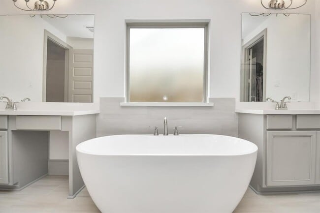 Building Photo - 8726 Marina Alto Ln