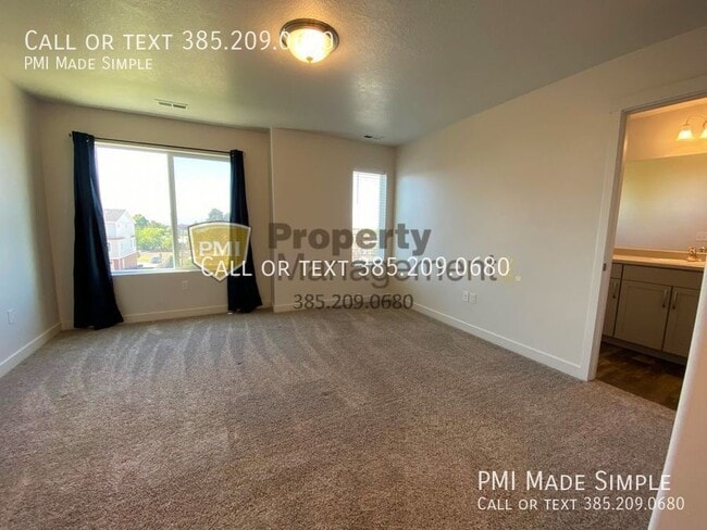Building Photo - Great 4 bedrooms Townhome in Orem!