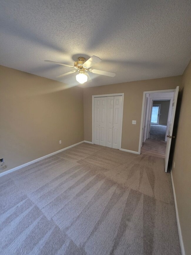 Building Photo - 203 Woodrun Dr