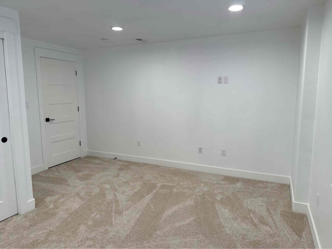 Building Photo - 8324 S Jayson Bend Dr
