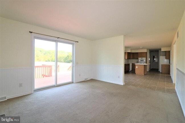 Building Photo - 412 Pauline Dr