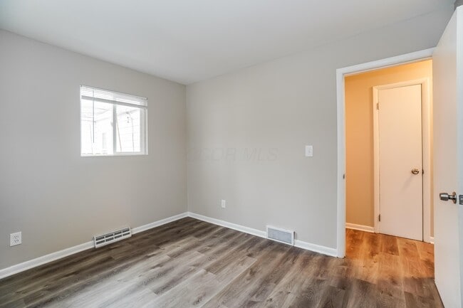 Building Photo - 2832 Azelda St