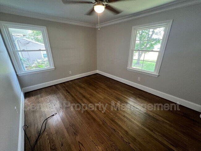 Building Photo - 32 N Garden Cir