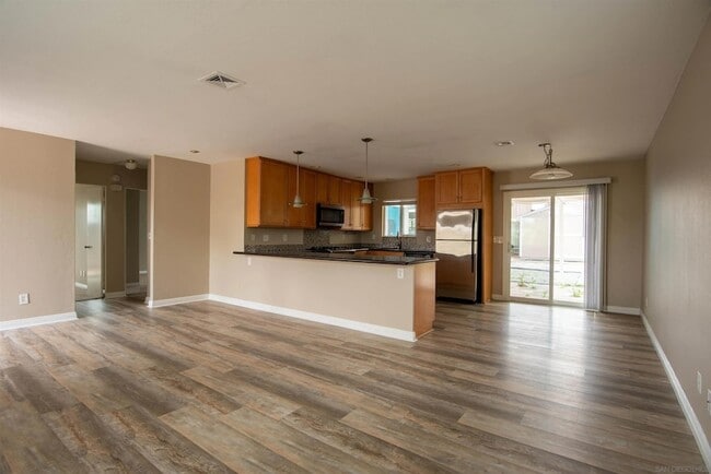 Building Photo - 4632 Finsen Ave
