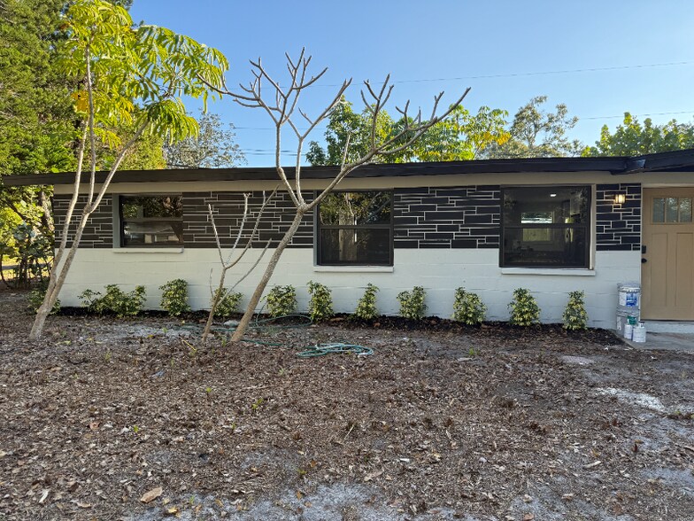 Building Photo - 3000 Karen Ave