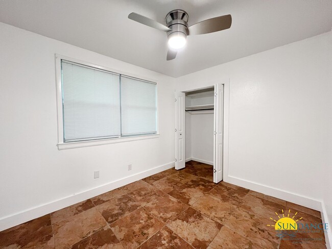 Building Photo - Nice Spacious updated 4 Bedroom home in El...