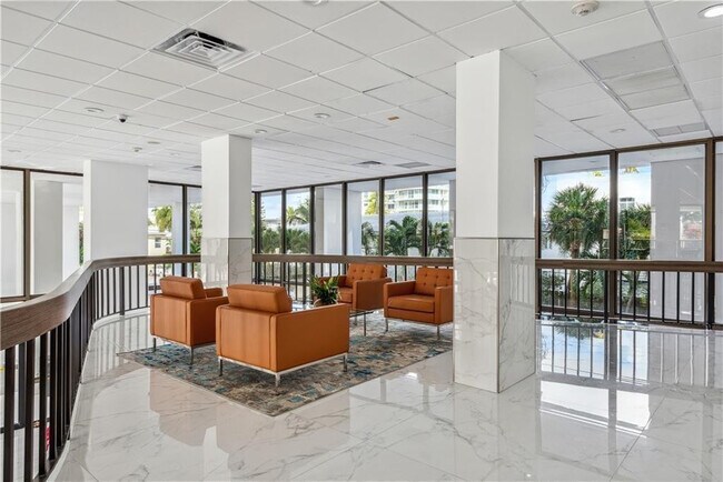 Building Photo - 336 N Birch Rd