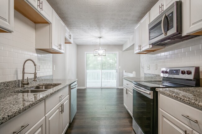 Building Photo - 3137 Glen Hollow Dr