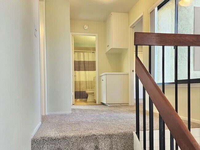 Building Photo - 8396 Sunbeam Cir