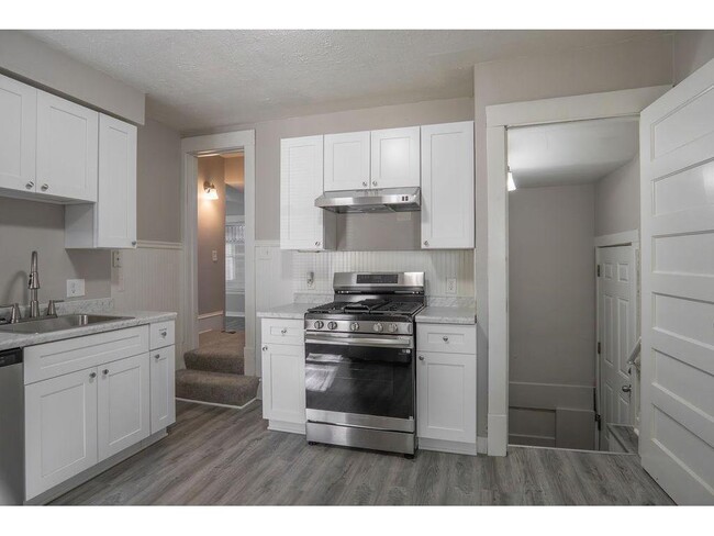 Building Photo - 1606 Concordia Ave