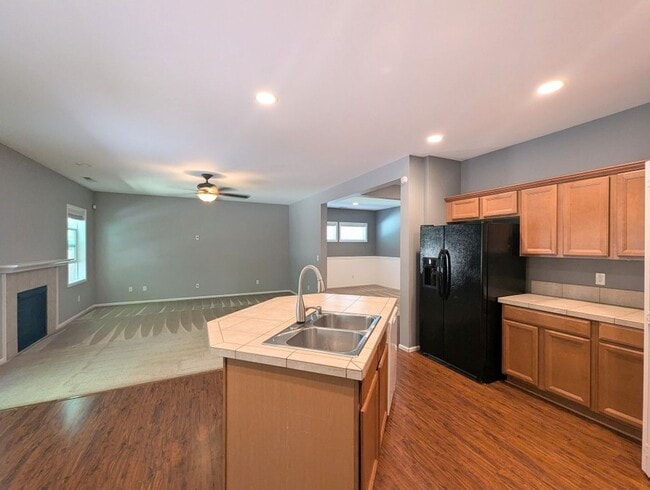 Building Photo - 4Bd/2.5Ba Lake Stevens House