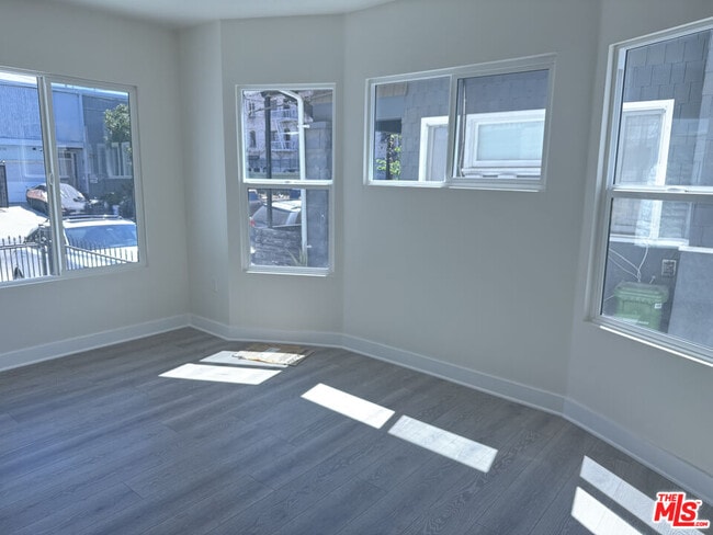 Building Photo - 1233 S Fedora St