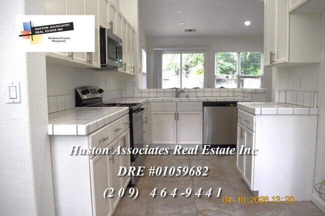 Building Photo - 3915 Bridlewood Cir