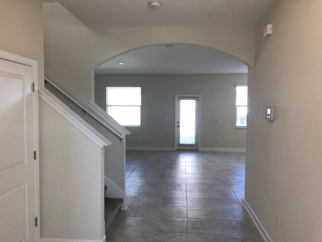 Building Photo - Just Listed!  3/2.5 Located In Beautiful P...