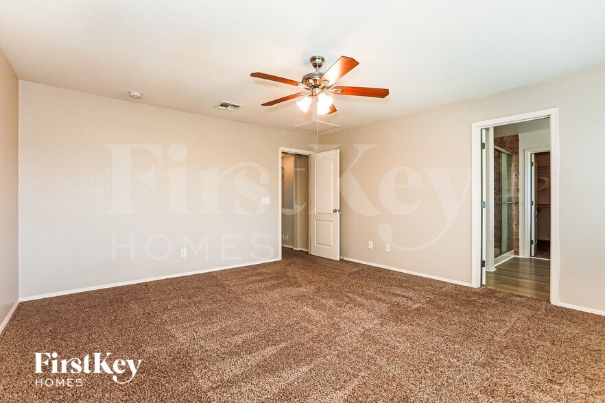 Building Photo - 617 E Payton Cir
