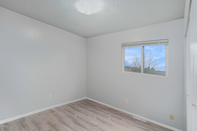 Building Photo - 5955 Briarcliff Ln