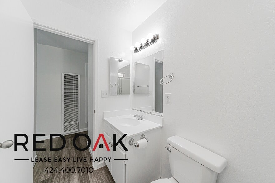 Building Photo - 4551 W 159th St