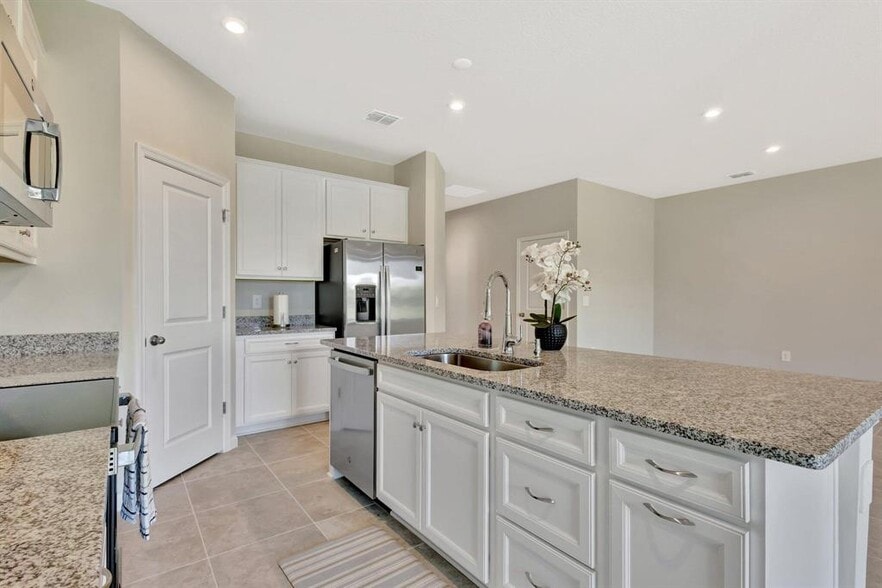Building Photo - 12639 SW Forli Way