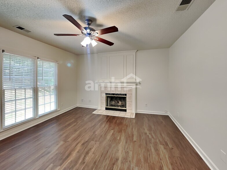 Building Photo - 5802 Swanston Dr