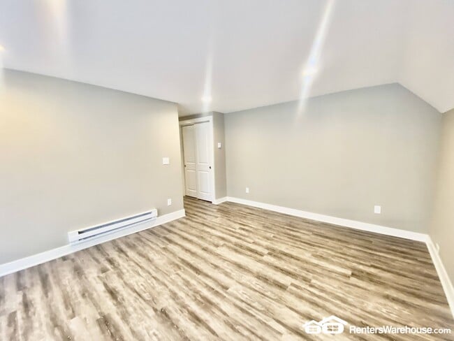 Building Photo - 2500 Grand Ave