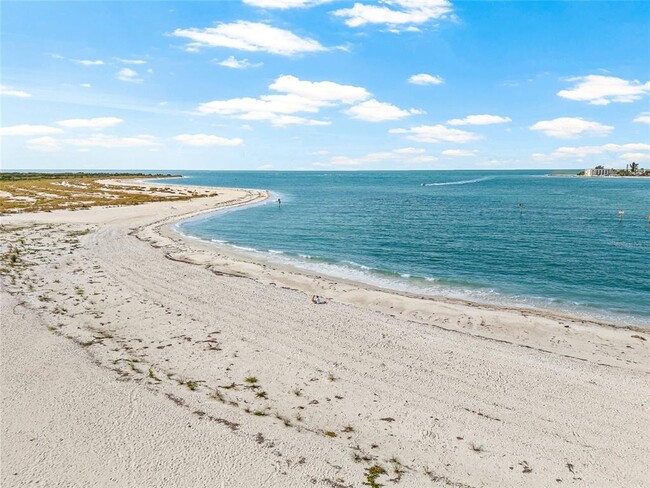 Building Photo - 795 Collany Rd