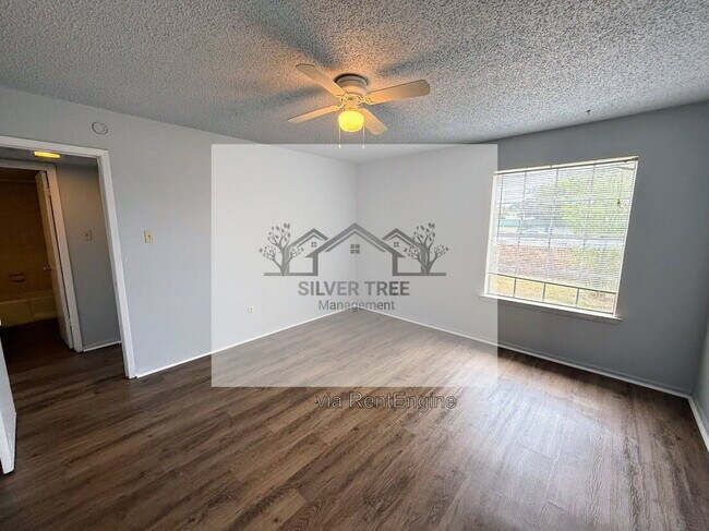 Building Photo - 4820 Wellesley Ave