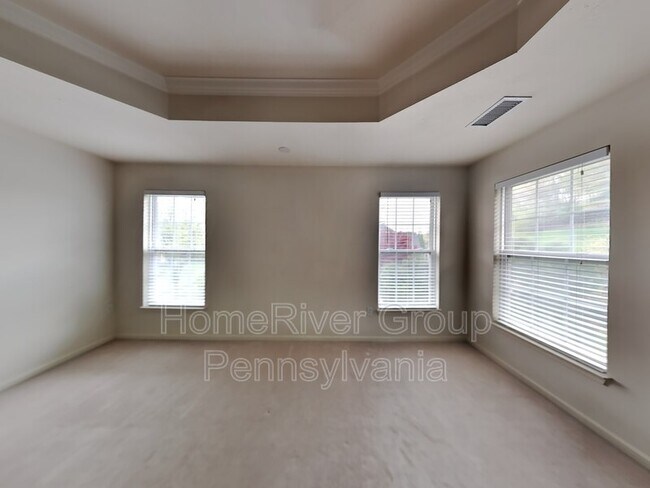 Building Photo - 145 Tanglewood Dr