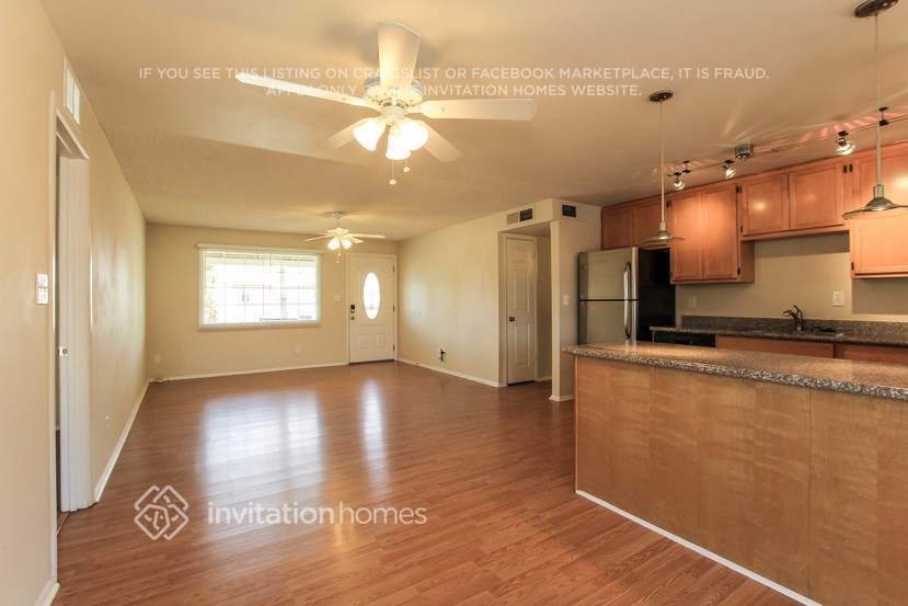 Building Photo - 3507 E Blanche Dr