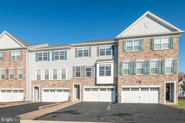 Building Photo - 27127 Hickory Ln