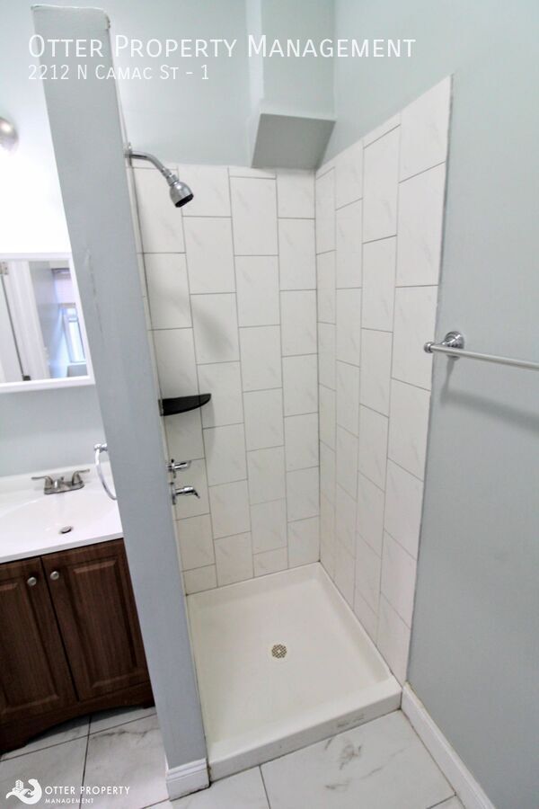 Building Photo - Room for Rent- Clean, Private Room for Ren...