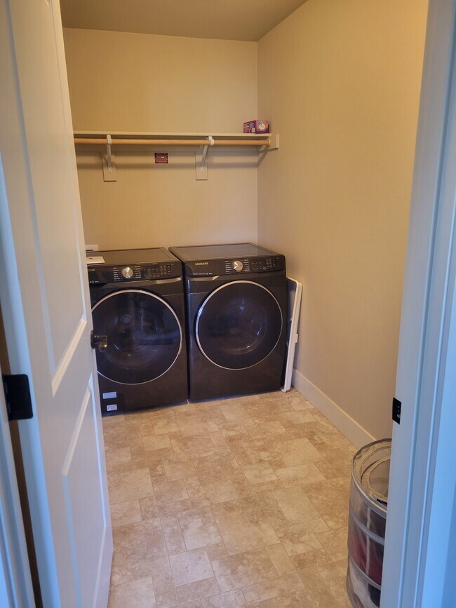 Building Photo - 10124 Kaye Way