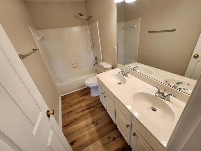 Building Photo - 3815 Ruby Falls Dr