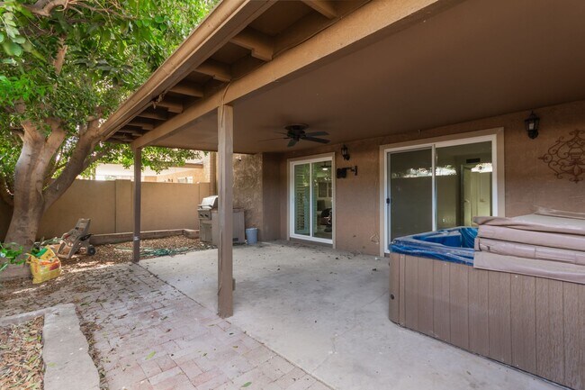 Building Photo - Charming 3-Bedroom Mid-Century Gem in the ...