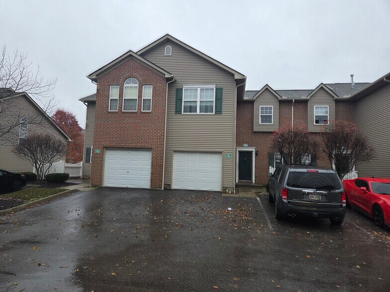 Primary Photo - 770 Mystic Pointe Dr