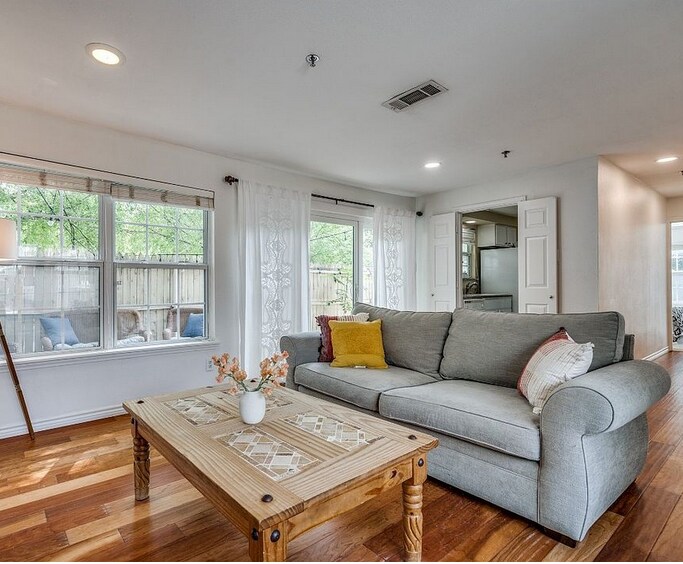 Building Photo - 3100 Cole Ave