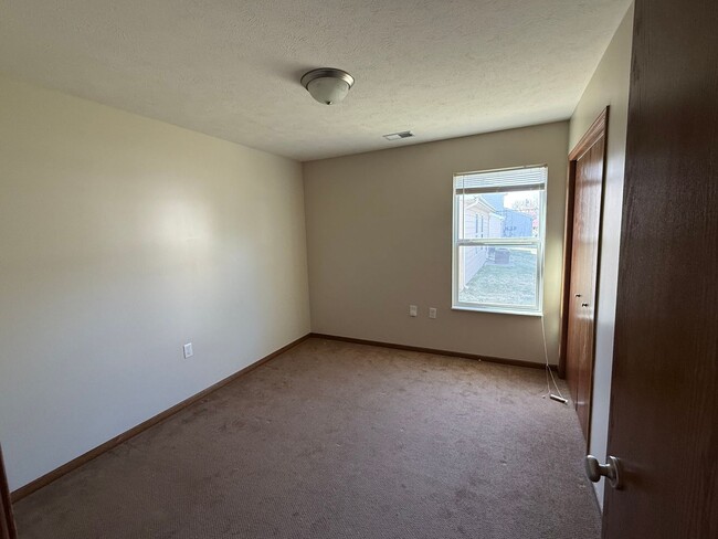 Building Photo - 610 Grainfield St