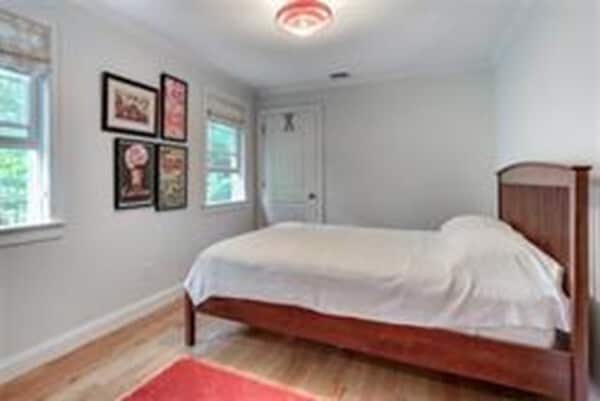 Building Photo - 68 Waverley Ave