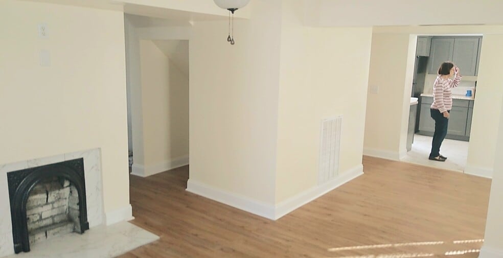 Building Photo - 719 E Jefferson St