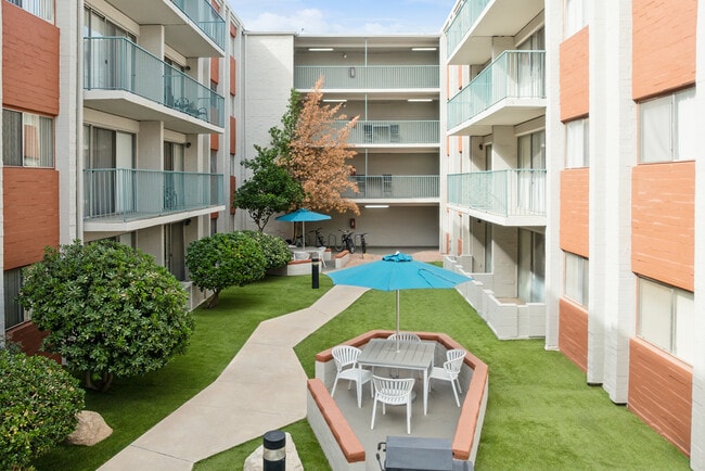 Building Photo - Campus Crossings on 8th Street