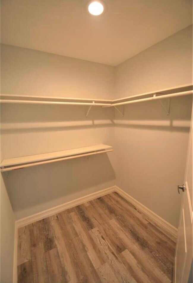 Closet - 3367 Ozark St