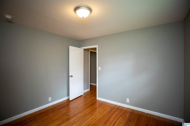 Building Photo - 729 Heflin Ave E
