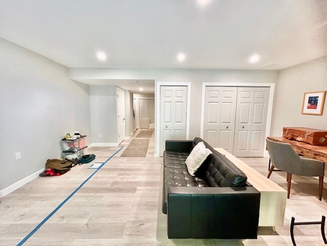 Building Photo - Welcome to this Lovely Home in Reston, VA!