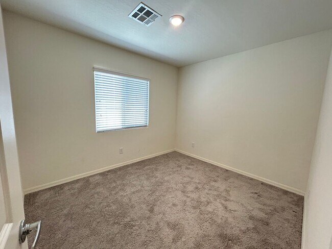 Building Photo - Newly Built Single Story Home Near Nellis AFB!