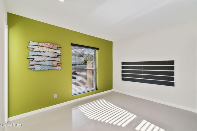 Building Photo - 1055 W Indian Hills Pl