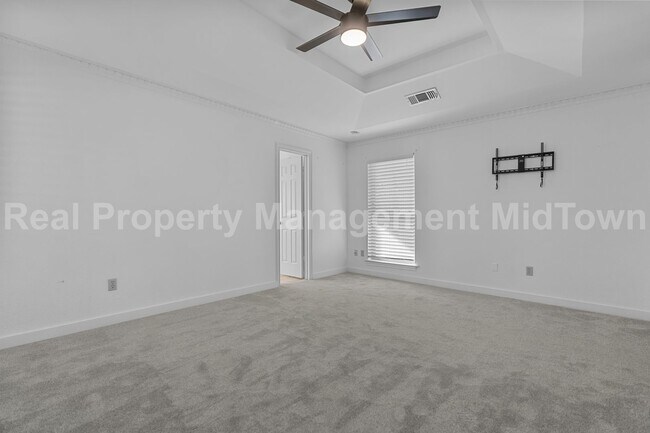 Building Photo - 2707 Edinboro Dr