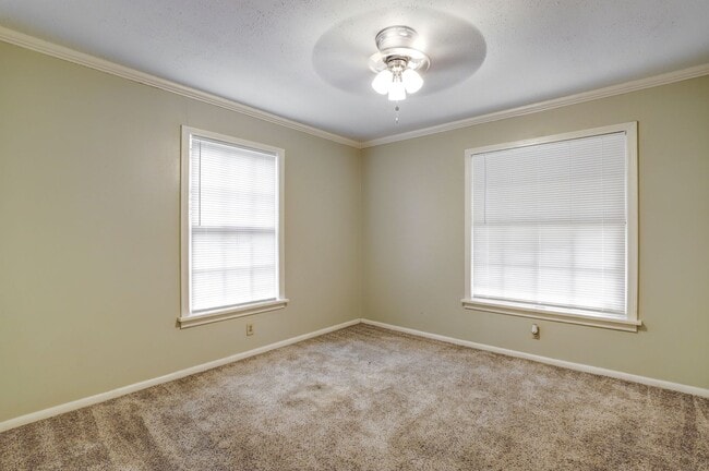 Building Photo - 3 Bedroom 2 Bathroom House in Texarkana, TX