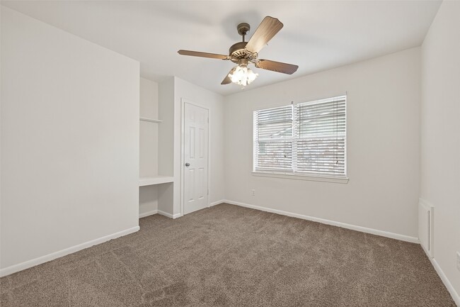 Building Photo - 1411 Mimosa Ln